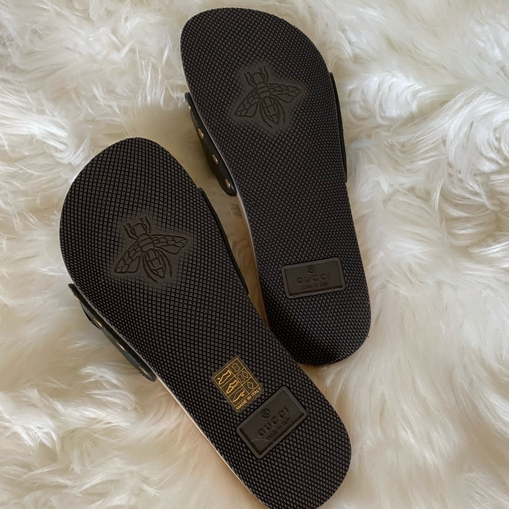 GUCCI Leather Slide Sandal - Picture 7 of 8